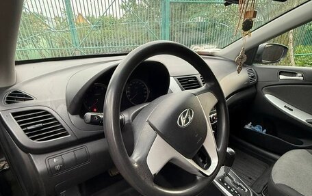 Hyundai Solaris II рестайлинг, 2012 год, 690 000 рублей, 9 фотография