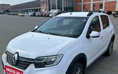 Renault Sandero II рестайлинг, 2019 год, 910 000 рублей, 1 фотография