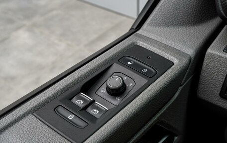 Volkswagen Caravelle T6 рестайлинг, 2021 год, 5 100 000 рублей, 22 фотография