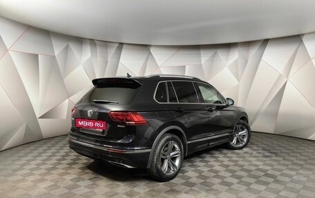 Volkswagen Tiguan II, 2018 год, 2 659 000 рублей, 2 фотография