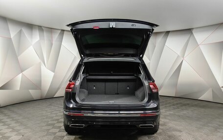 Volkswagen Tiguan II, 2018 год, 2 659 000 рублей, 19 фотография