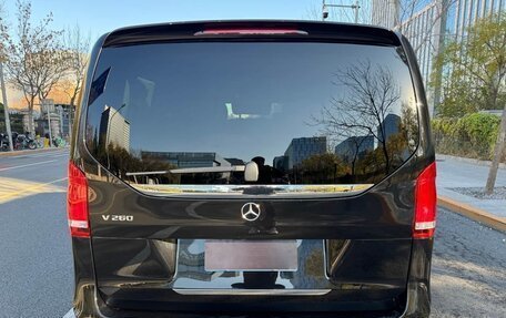 Mercedes-Benz V-Класс, 2022 год, 5 000 000 рублей, 4 фотография