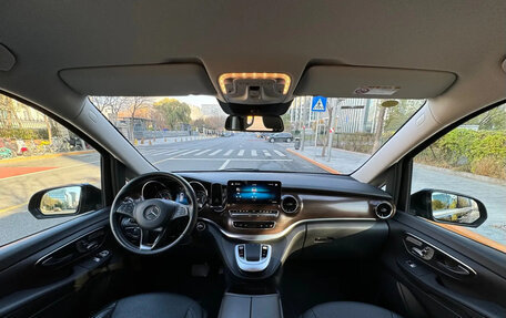 Mercedes-Benz V-Класс, 2022 год, 5 000 000 рублей, 14 фотография