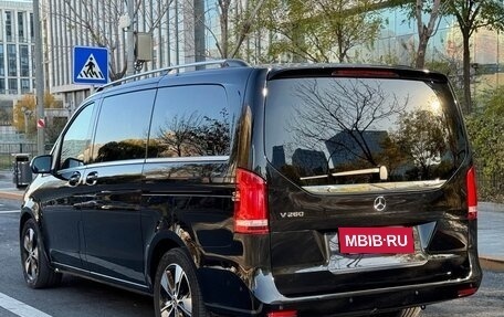 Mercedes-Benz V-Класс, 2022 год, 5 000 000 рублей, 6 фотография