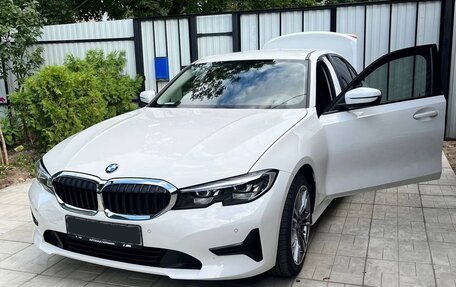 BMW 3 серия, 2019 год, 3 380 000 рублей, 18 фотография
