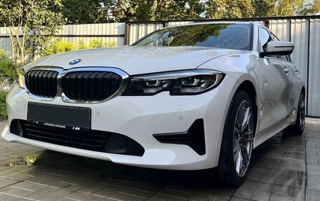 BMW 3 серия, 2019 год, 3 380 000 рублей, 15 фотография