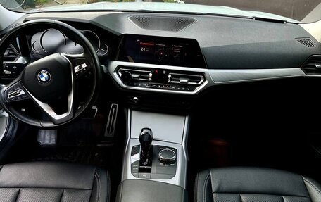 BMW 3 серия, 2019 год, 3 380 000 рублей, 31 фотография