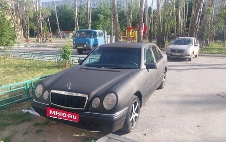 Mercedes-Benz E-Класс, 1995 год, 400 000 рублей, 8 фотография