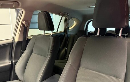 Toyota RAV4, 2014 год, 1 850 000 рублей, 14 фотография