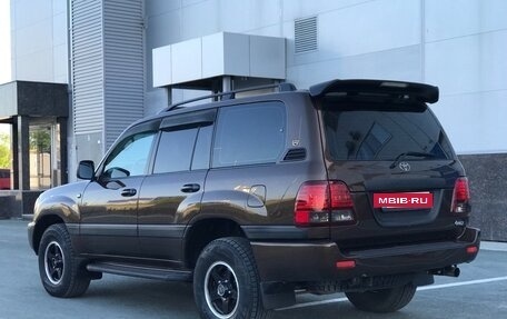 Toyota Land Cruiser 100 рестайлинг 2, 2006 год, 4 000 000 рублей, 4 фотография