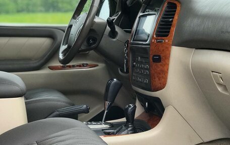 Toyota Land Cruiser 100 рестайлинг 2, 2006 год, 4 000 000 рублей, 13 фотография