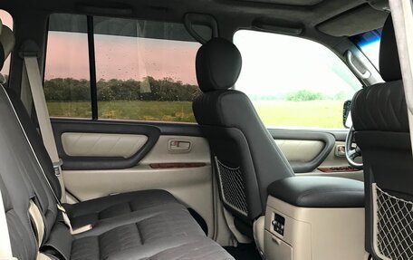 Toyota Land Cruiser 100 рестайлинг 2, 2006 год, 4 000 000 рублей, 17 фотография