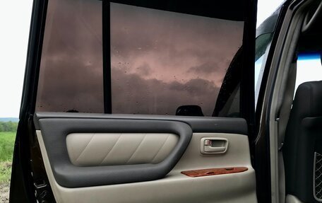 Toyota Land Cruiser 100 рестайлинг 2, 2006 год, 4 000 000 рублей, 21 фотография