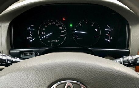 Toyota Land Cruiser 100 рестайлинг 2, 2006 год, 4 000 000 рублей, 22 фотография