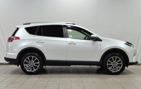 Toyota RAV4, 2018 год, 3 150 000 рублей, 4 фотография