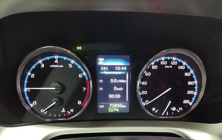 Toyota RAV4, 2018 год, 3 150 000 рублей, 13 фотография