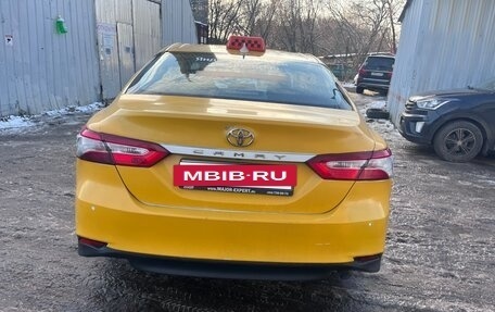Toyota Camry, 2019 год, 1 550 000 рублей, 6 фотография