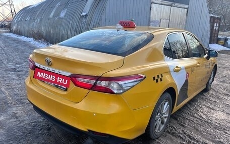 Toyota Camry, 2019 год, 1 550 000 рублей, 5 фотография