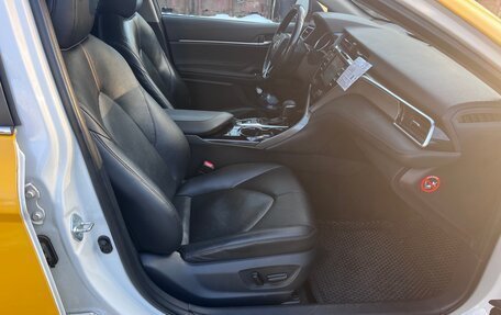 Toyota Camry, 2019 год, 1 550 000 рублей, 10 фотография