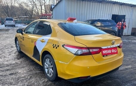 Toyota Camry, 2019 год, 1 550 000 рублей, 7 фотография