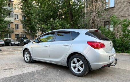 Opel Astra J, 2011 год, 790 000 рублей, 3 фотография