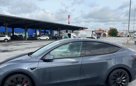 Tesla Model Y I, 2022 год, 4 090 000 рублей, 2 фотография