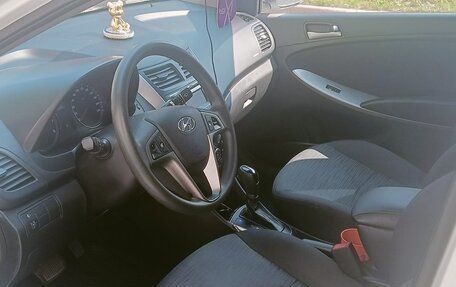 Hyundai Solaris II рестайлинг, 2015 год, 900 000 рублей, 3 фотография