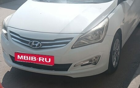 Hyundai Solaris II рестайлинг, 2015 год, 900 000 рублей, 8 фотография