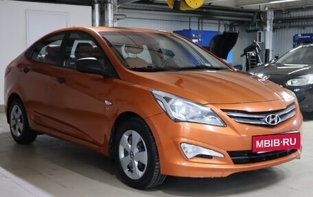 Hyundai Solaris II рестайлинг, 2015 год, 619 990 рублей, 3 фотография