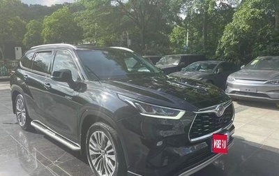 Toyota Highlander, 2022 год, 3 800 000 рублей, 1 фотография