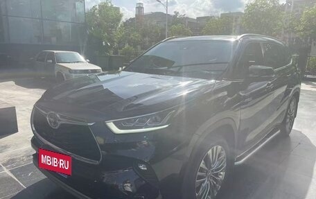 Toyota Highlander, 2022 год, 3 800 000 рублей, 6 фотография