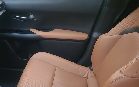 Lexus UX I, 2019 год, 3 000 000 рублей, 10 фотография