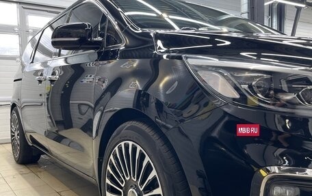 KIA Carnival III, 2019 год, 2 990 000 рублей, 5 фотография