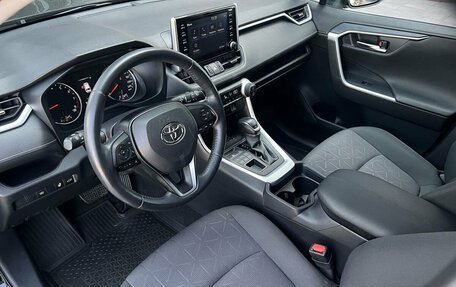 Toyota RAV4, 2020 год, 3 290 000 рублей, 9 фотография