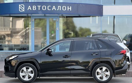 Toyota RAV4, 2020 год, 3 290 000 рублей, 2 фотография