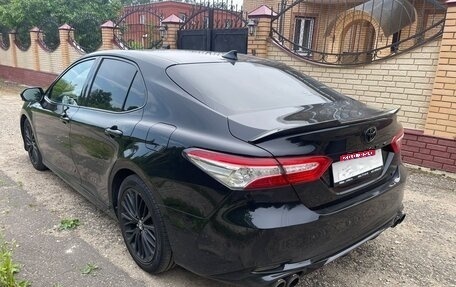 Toyota Camry, 2018 год, 3 200 000 рублей, 2 фотография