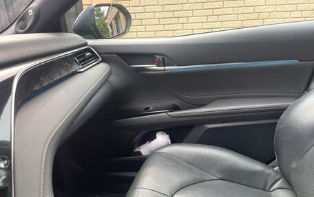 Toyota Camry, 2018 год, 3 200 000 рублей, 7 фотография