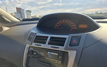 Toyota Vitz, 2010 год, 560 000 рублей, 4 фотография