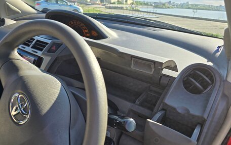 Toyota Vitz, 2010 год, 560 000 рублей, 2 фотография