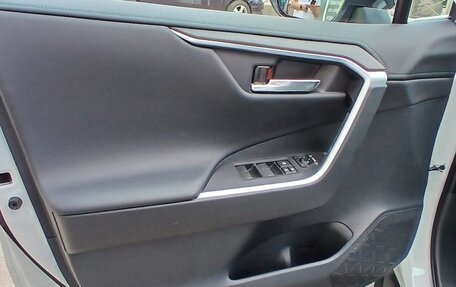 Toyota RAV4, 2025 год, 4 135 000 рублей, 10 фотография