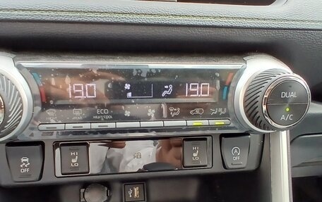 Toyota RAV4, 2025 год, 4 135 000 рублей, 21 фотография