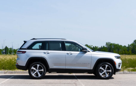 Jeep Grand Cherokee, 2023 год, 7 550 000 рублей, 3 фотография