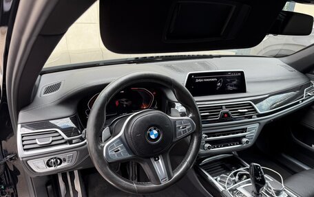 BMW 7 серия, 2019 год, 4 500 000 рублей, 19 фотография