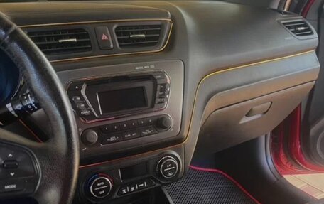 KIA Rio III рестайлинг, 2013 год, 900 000 рублей, 6 фотография