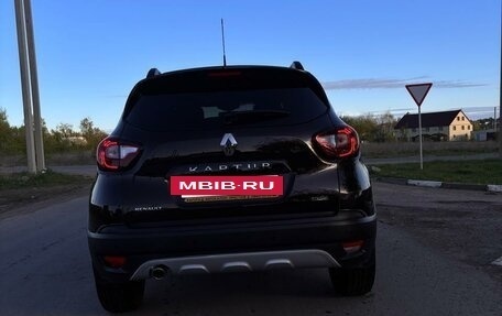 Renault Kaptur I рестайлинг, 2018 год, 1 650 000 рублей, 4 фотография