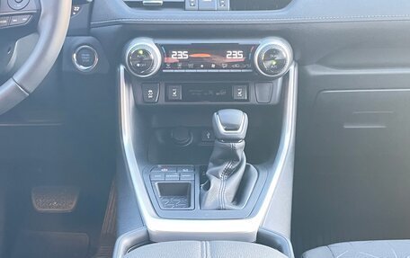 Toyota RAV4, 2021 год, 3 750 000 рублей, 13 фотография