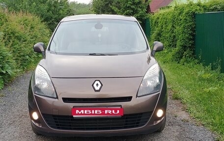 Renault Scenic III, 2010 год, 795 000 рублей, 2 фотография