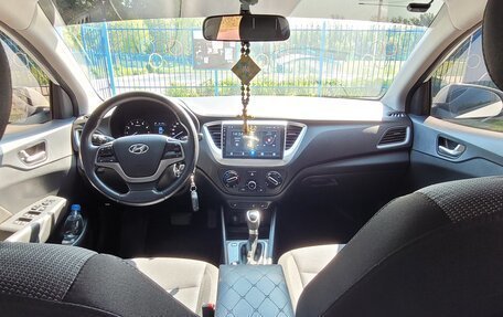 Hyundai Solaris II рестайлинг, 2017 год, 1 400 000 рублей, 3 фотография