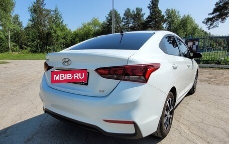 Hyundai Solaris II рестайлинг, 2017 год, 1 400 000 рублей, 13 фотография