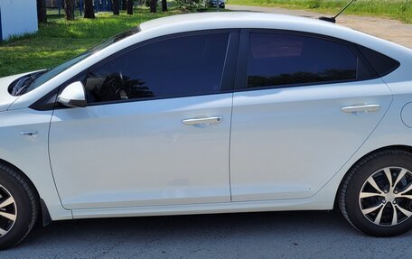Hyundai Solaris II рестайлинг, 2017 год, 1 400 000 рублей, 27 фотография
